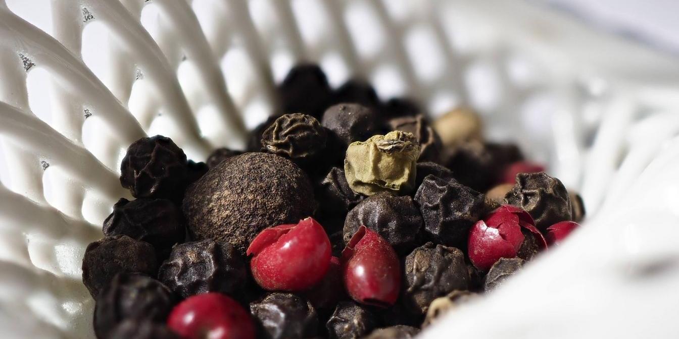 Sour and fruity flavourings used in Persian cooking