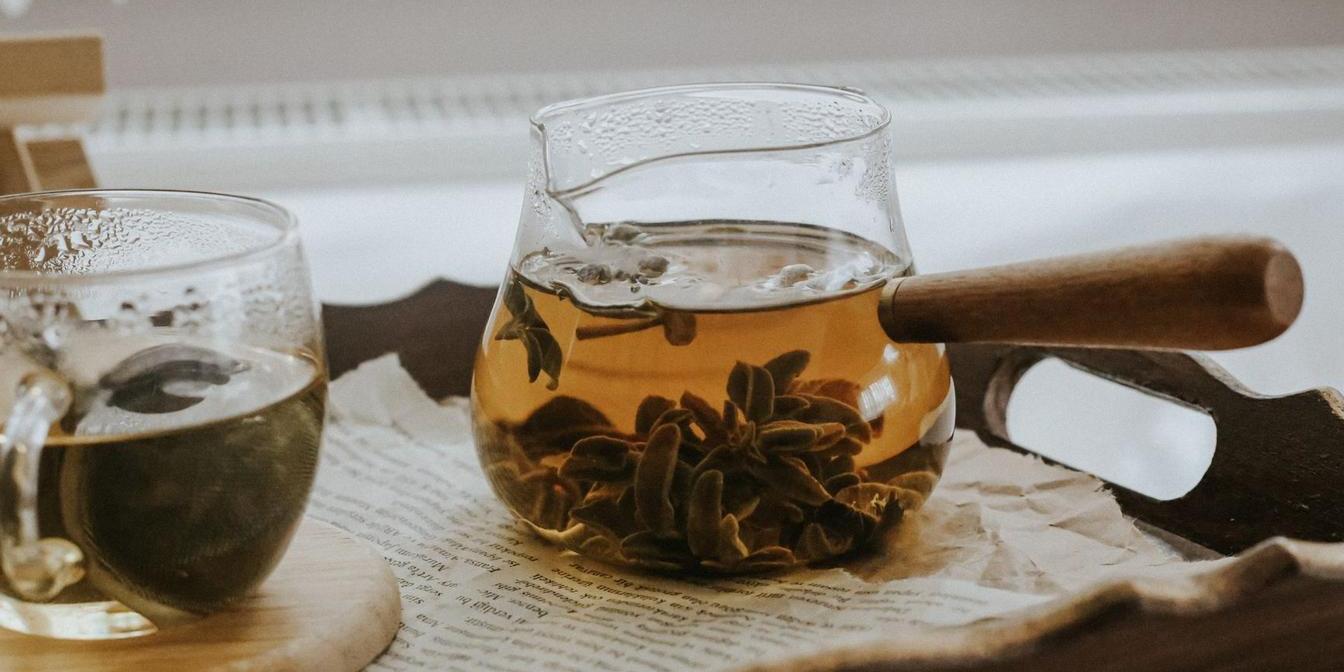 Warm-water and ice methods for blooming saffron
