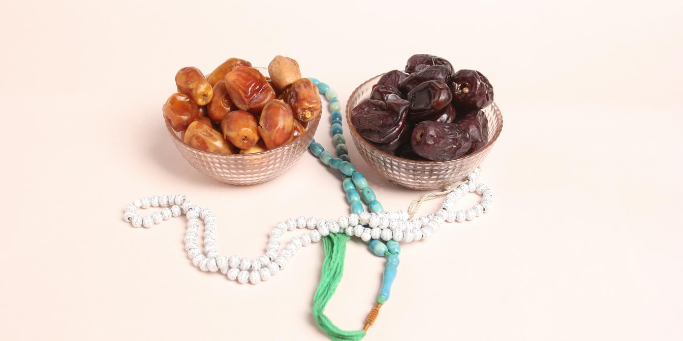 Comparison of pitted prunes and dried plums containing stones